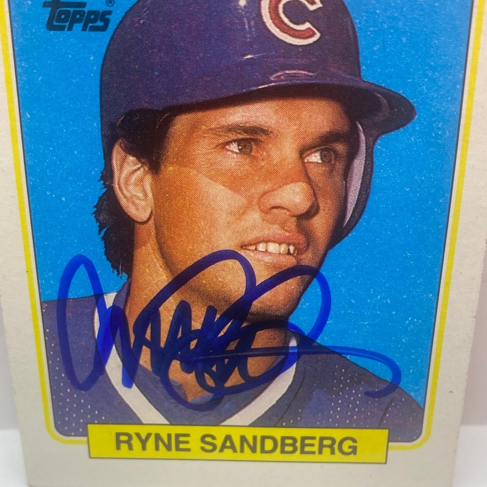 1987 Topps Ryne Sandberg Cubs #387 In Person Autograph (062) - Picture 2 of 3